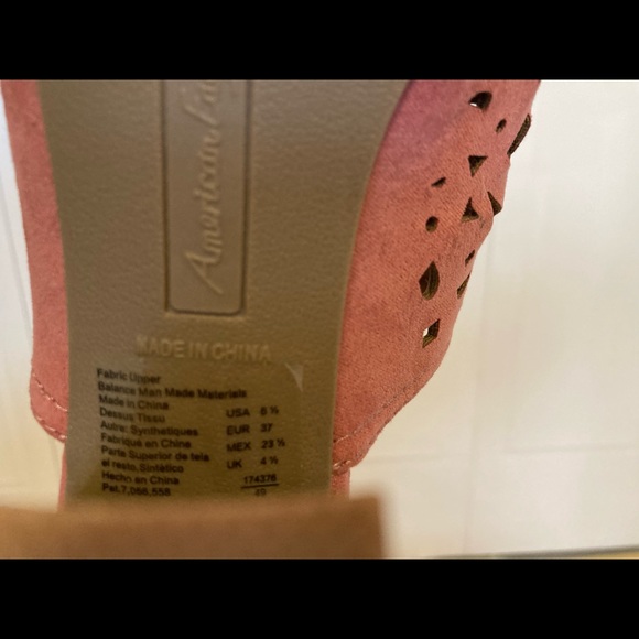 Size 6.5 American Eagle Dusty Rose Laser-cut Clogs - Picture 2 of 15